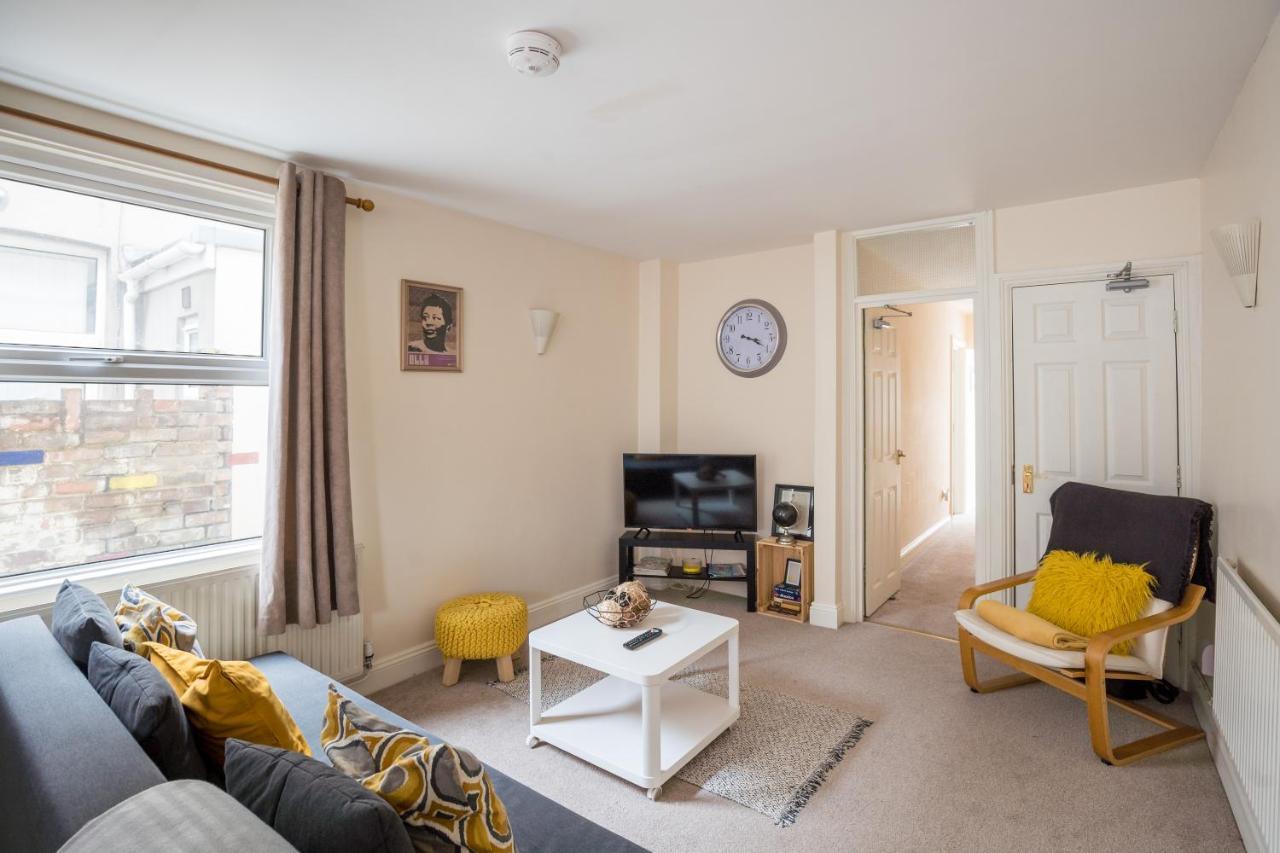 The Ella Fitzgerald - Modern 2 Bedroom Apartment, Super Close To City Centre Cardiff Exterior foto