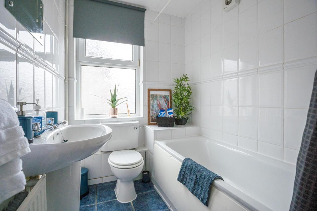 The Ella Fitzgerald - Modern 2 Bedroom Apartment, Super Close To City Centre Cardiff Exterior foto