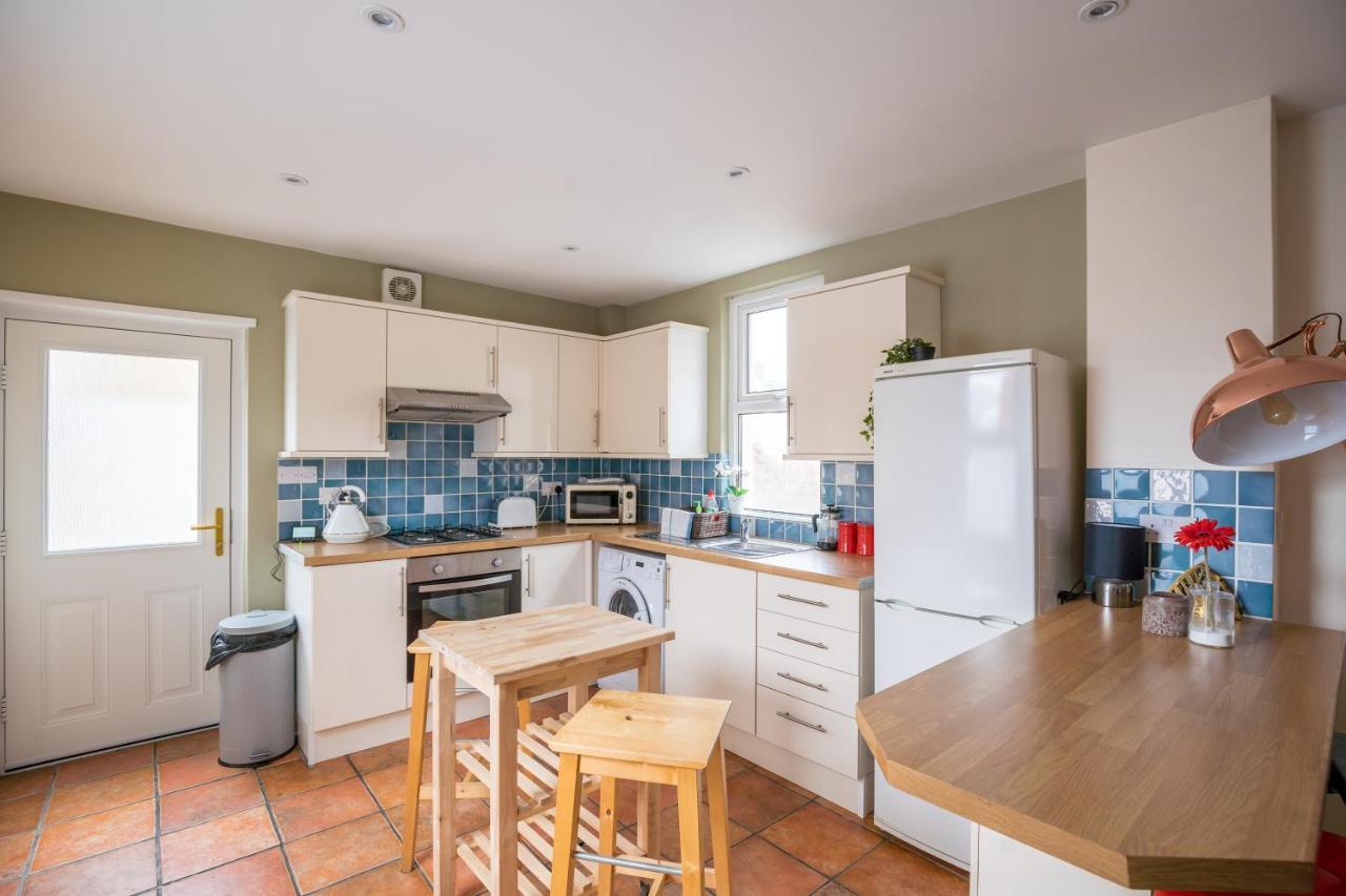 The Ella Fitzgerald - Modern 2 Bedroom Apartment, Super Close To City Centre Cardiff Exterior foto